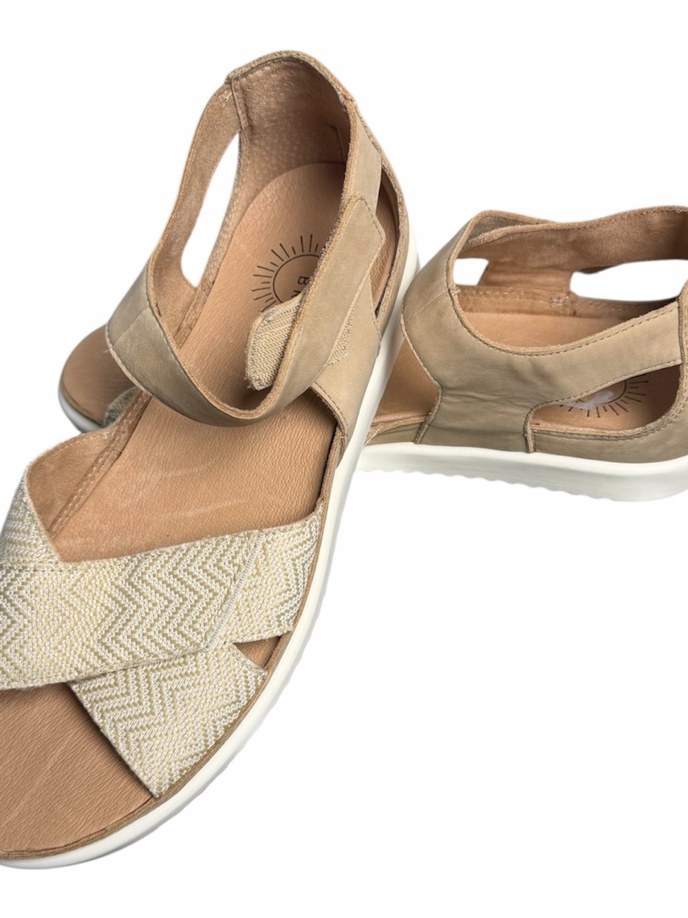 Brioso Haana Criss Cross Comfort Sandals in Neutral Beige & Cream 9.5 - Picture 4 of 6